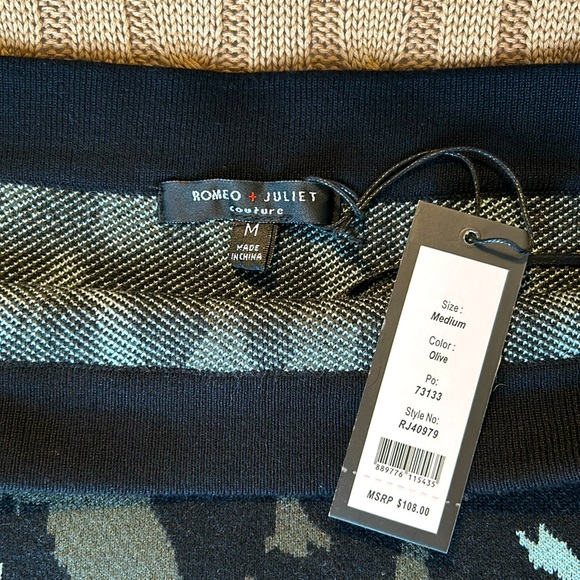 Romeo & Juliet Couture Skirt Medium NWT - Picture 2 of 2